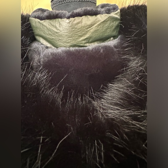 NWOT🔥Michael Kors Puffer Vest Faux Fur Lining - Picture 13 of 16